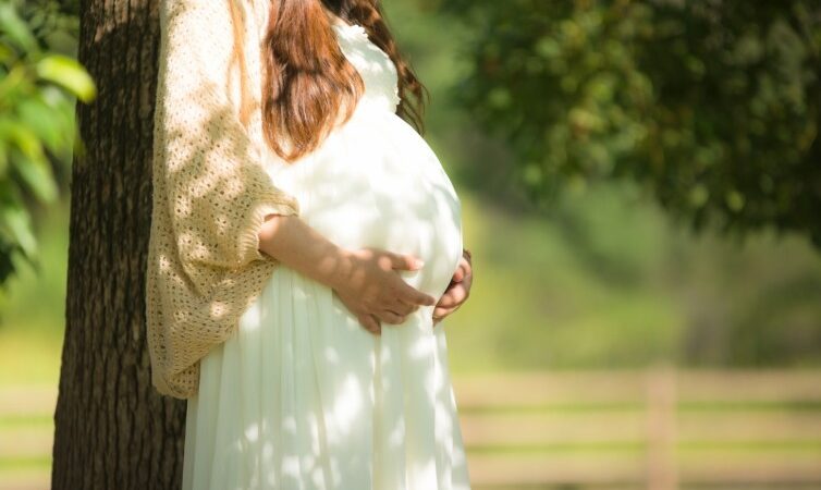 妊娠中は歯ぐきが腫れやすい？妊娠性歯周炎とは？