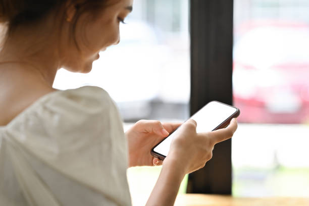 ストレスやスマホ、顎関節症の原因になる？
