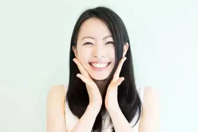 前歯の色で印象が変わる?